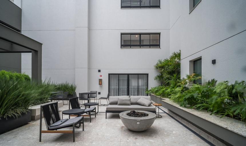 Terrace/patio, Apt w/ BBQ & Balcony 220 m From the Beach Rty0216, Florianopolis