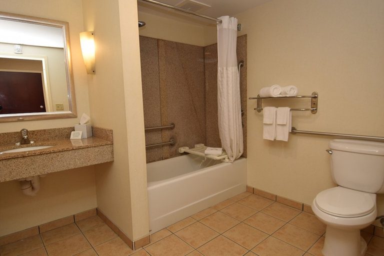 Bathroom 5, Cicero Grand - Syracuse North, Onondaga