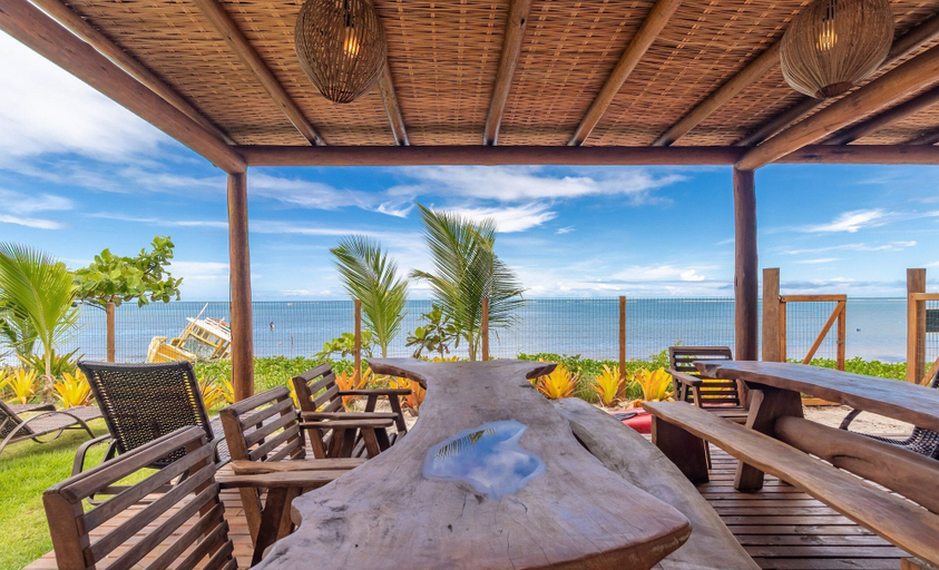 Outdoor dining 4, Beachfront Cabins in Bahia – OTX, Porto Seguro