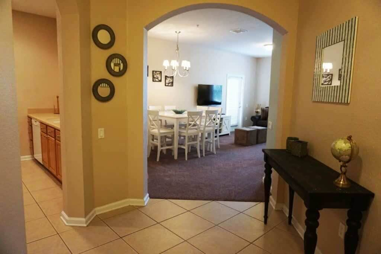 Room 3, I-drive Cozy 3bd 5 min Universal, Orange