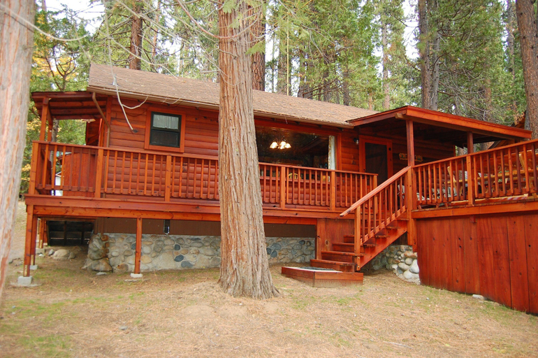 Exterior & Views 2, Nugent's Nest, Mariposa