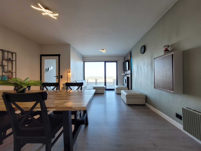 Dining 3, Seafront apartment with terrace on Zeedijk., West-Vlaanderen