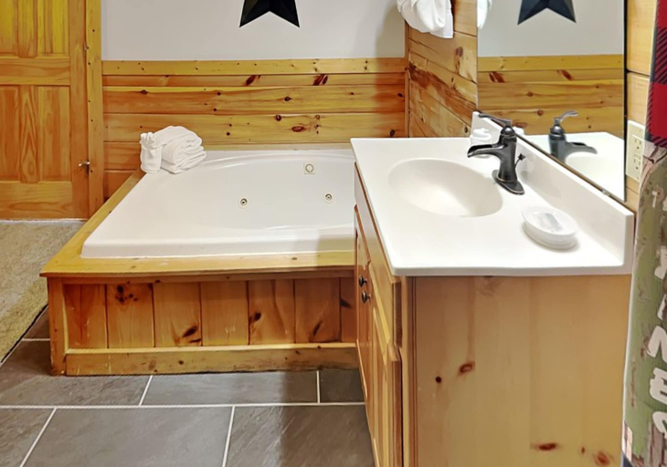 Bathroom 3, Hugs 'N Kisses by Jackson Mountain Rentals, Sevier