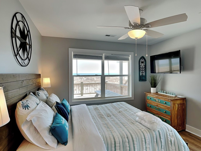 Bedroom 2, Sea Paradise Cottage by Topsail Realty, Pender
