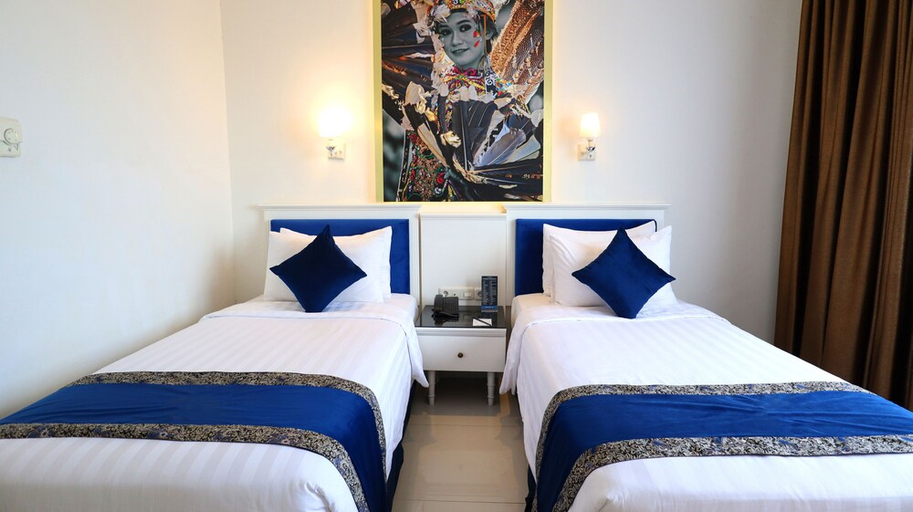bedroom 13