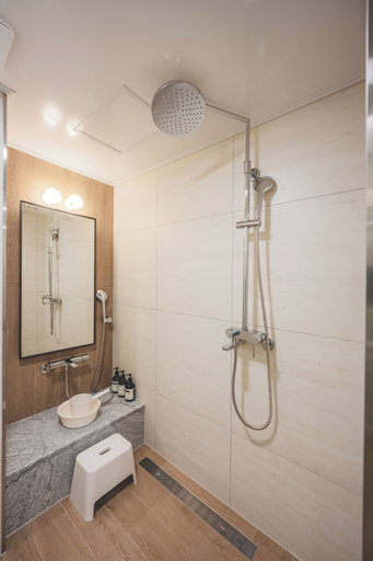 Bathroom 2, Han Suite Seoul, Jung