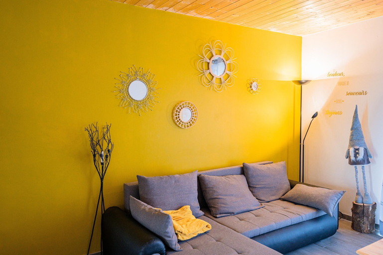 Living room 5, Retreat With Jacuzzi Near the Dams, Hainaut