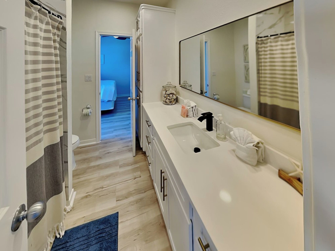 Bathroom 3, Papa's Paradise by Ryson Vacation Rentals, Galveston