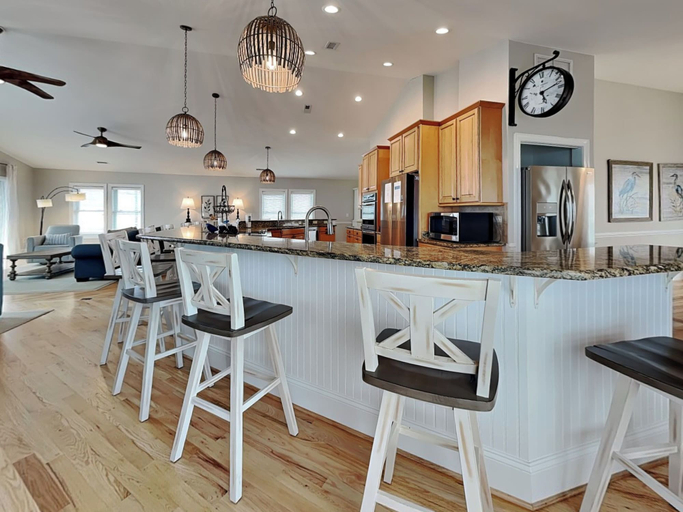 Food & Drinks, Eagles' Landing by Topsail Realty, Pender