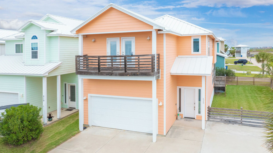 Interior 2, Sunrise Paradise - Pet Friendly! Boat Parking!, Nueces