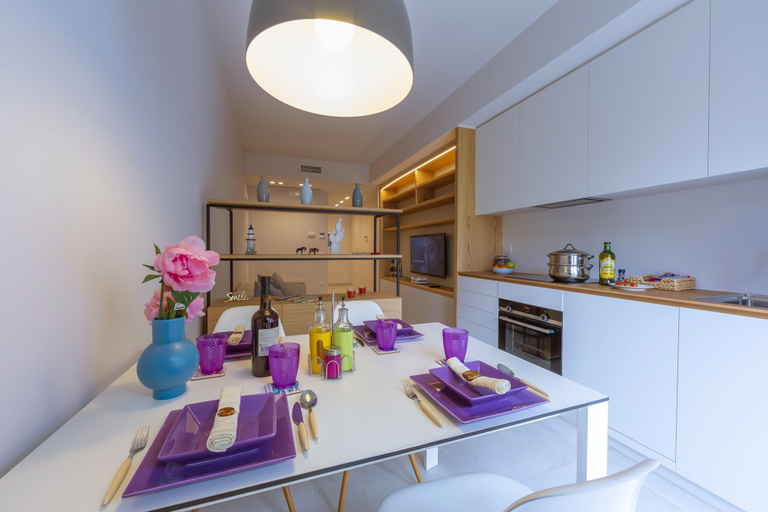 Others 5, Mina Apartment 100m From Sea, Bari