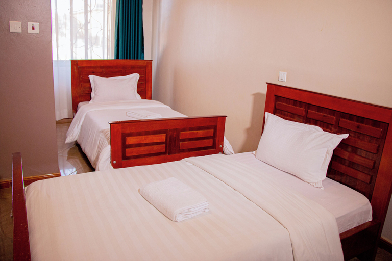 Bedroom 2, seed hotel, Entebbe
