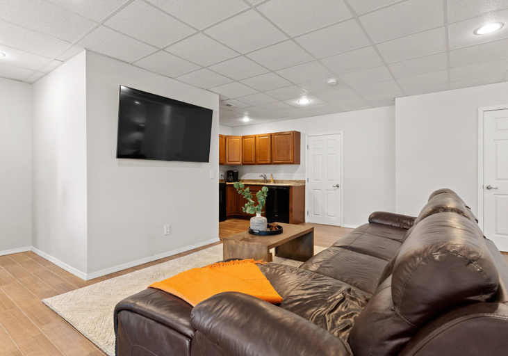 Interior 4, Waddell Waters, Iredell