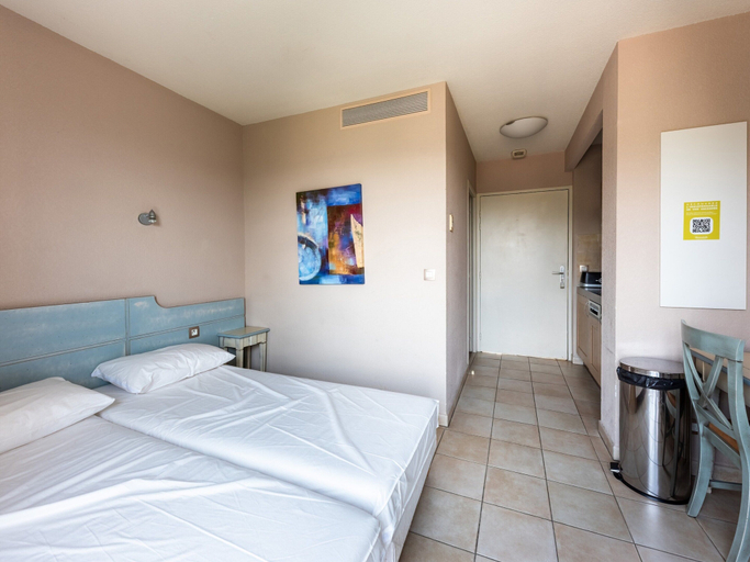 Room 4, D. de Camiole A Ndeg102 - ST2, Var