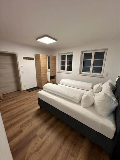 Room 1, Apart Bader, Reutte