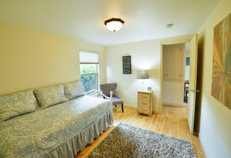 Interior 2, 1014b Swope, El Paso