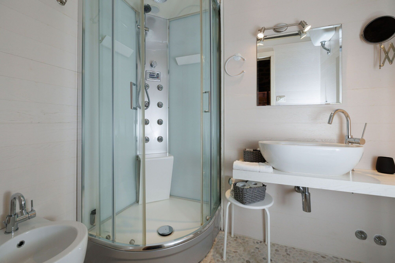 Bathroom 4, La Piccina, Arezzo