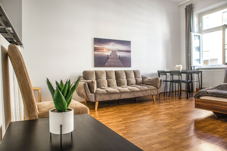 Living area 4, Comfy 2BR Apartment Long Stay Downtown, Wien