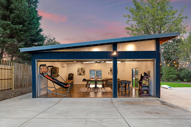 Interior 3, Blue Haven, Iredell