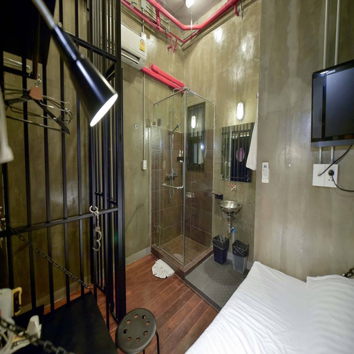 Room 4, Premier Deluxe Comfort Modern & Relaxing, Khlong San
