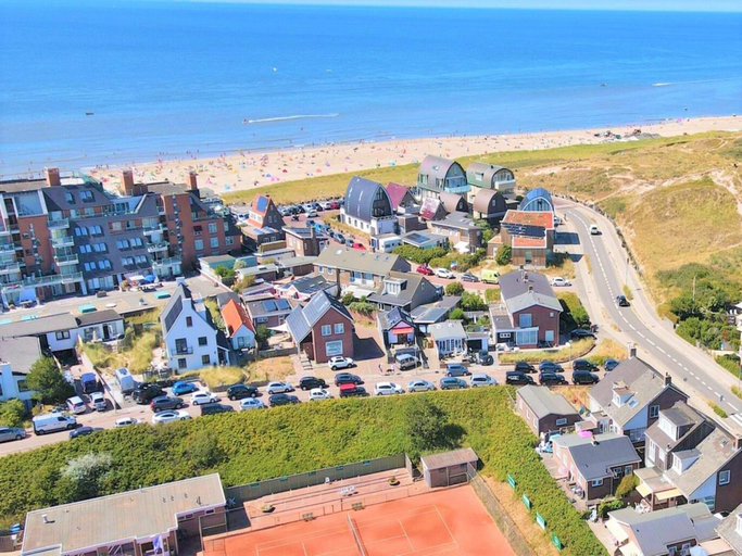 Others 2, Holiday Home in Egmond near the Beach, Bergen