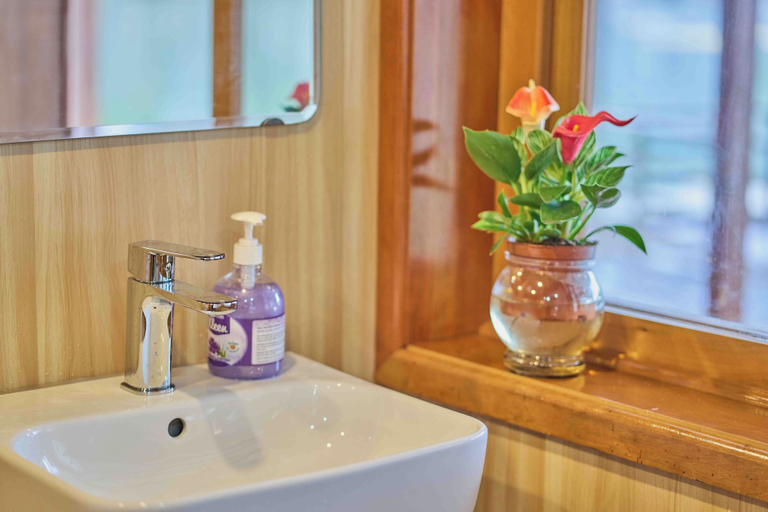 Bathroom 4, Lan Ha Floating Homestay, Cát Hải