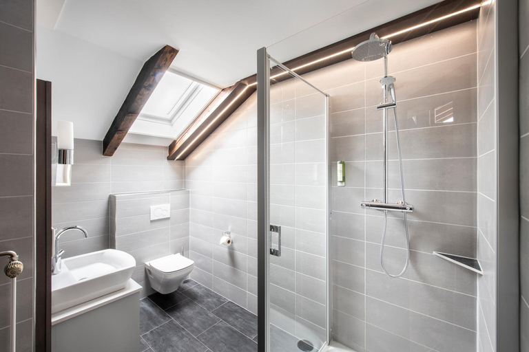 Bathroom 5, Sporthotel Bernrieder Hof GmbH, Deggendorf