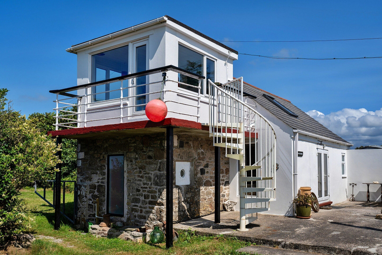 Exterior 2, Watchtower in Cornwall With Sea Views, Cornwall