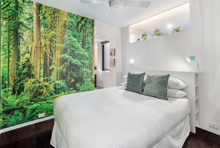 Bedroom 3, Sleek & Central 2-bed Apartment in Melbourne, Melbourne
