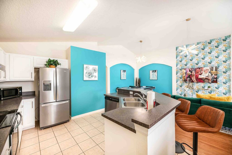 Room 4, Super Lush- Foam Beds w Pool Games, Osceola