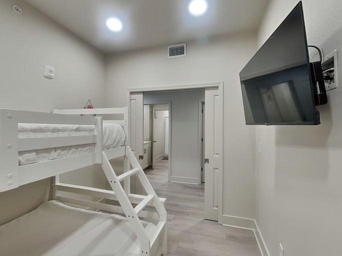 Bedroom 3, Sea Glass #313 by Southern Vacation Rentals, Baldwin
