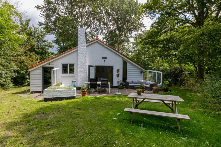 Exterior 4, Holiday Home in Dishoek Near Beach & Dunes, Veere