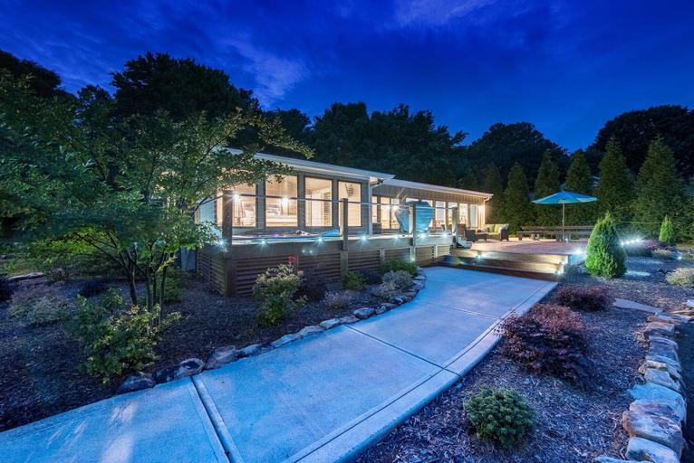 Exterior & Views 2, Lake Norman Breakaway, Iredell
