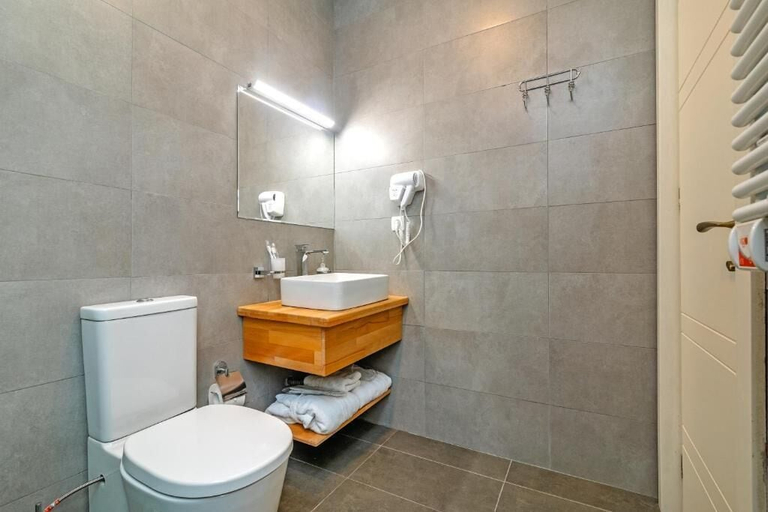 Bathroom 4, Château Mosmieri Hotel & Winery, Telavi