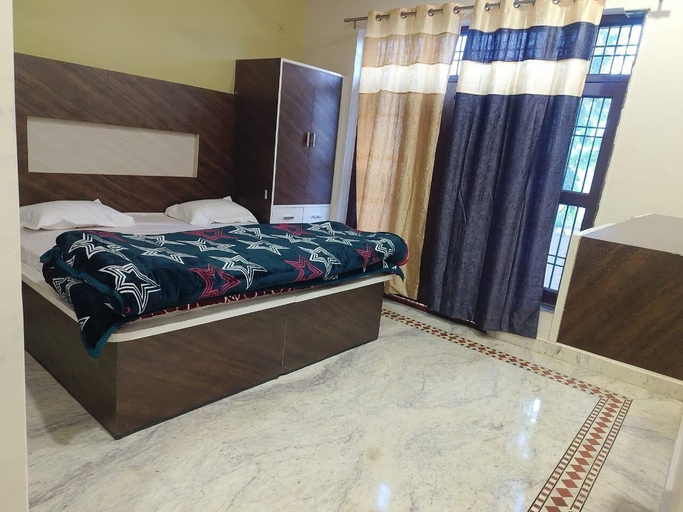 Room 5, Hotel Prabhukripa, Mathura