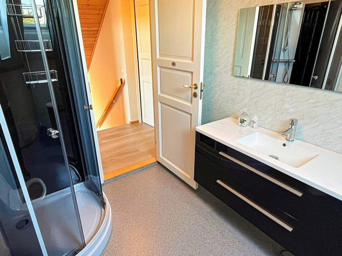 Bathroom 4, Holiday Home in Auklandshamn, Sveio