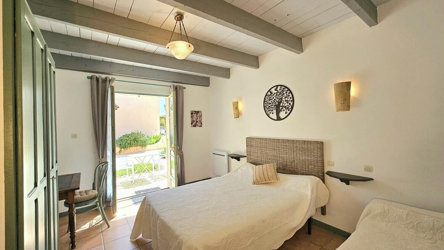 Room 3, Maison d'hôtes La Ramade, 5 chambres et table d'hôtes en Provence (12 pers), Drôme