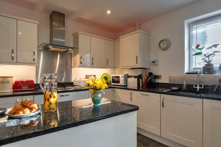 Private kitchen 2, Coach House by Holcombe Beach & Coastal Path, Devon