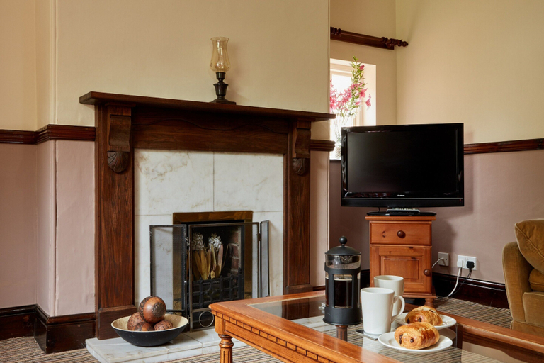 Living room 5, Cottage in Derbyshire With Private Garden, Derbyshire