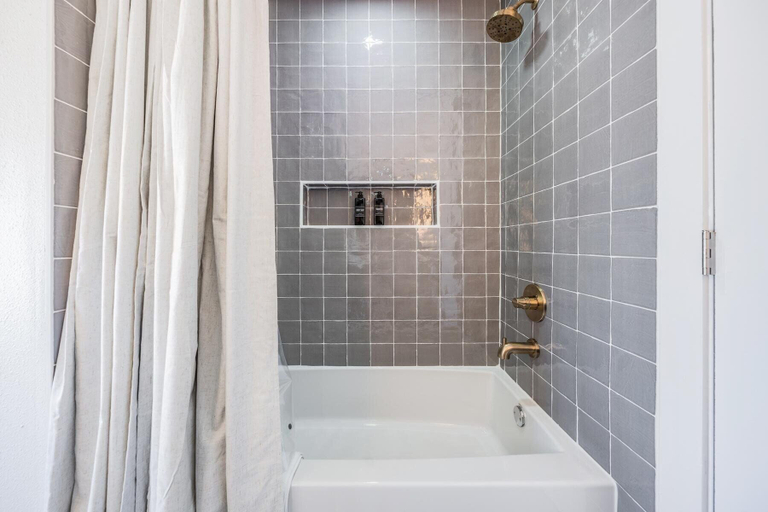 Interior 3, 519 Loquat Drive, Manatee