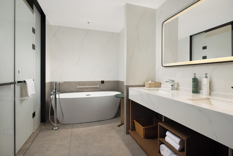 Bathroom 4, Hilton Garden Inn Hangzhou Grand Canal, Hangzhou