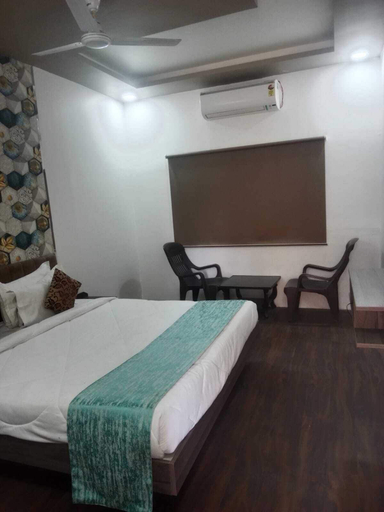 Bedroom 2, Arristo Resorts & Club, Ahmadabad