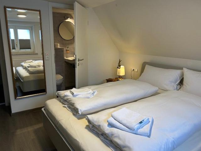 Bedroom 2, Gasthaus Zur Krone, Miltenberg
