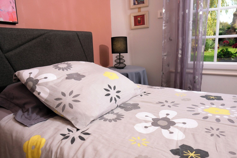 Bedroom 3, Les Roses, Finistère