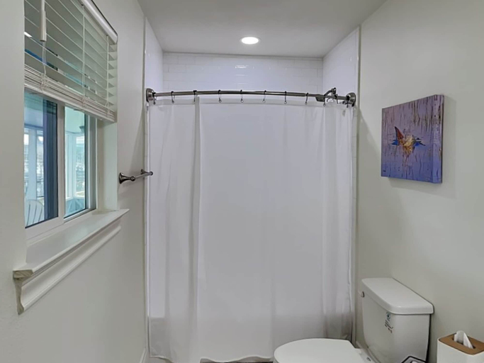Bathroom 3, Sea You Soon by Miss Kitty’s, Aransas