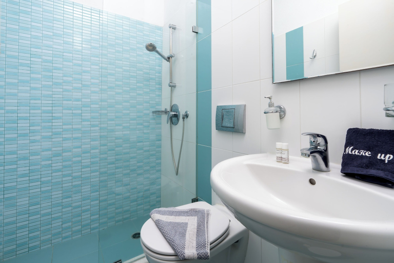 Bathroom 3, Agia Anna Hotel, South Aegean