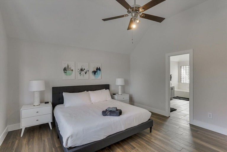 Interior 5, The Prestige Poolside Escape - 5BR w Cinema & Gaming, Dallas