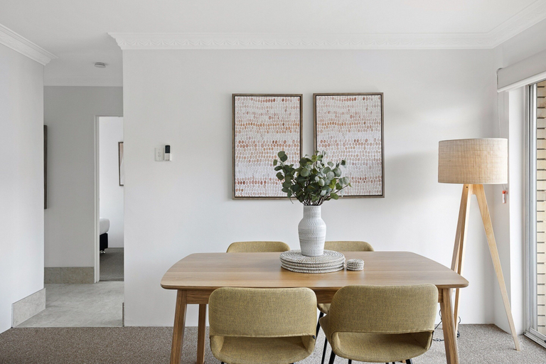 Dining, Spacious 2-bed Apartment Near City Centre, Kelvin Grove