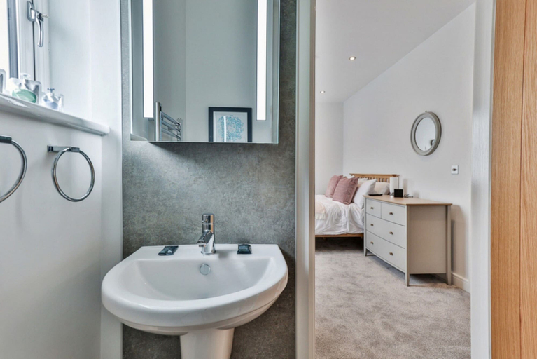 Bathroom 5, Apartment Near Filey's Sandy Beach, No Deposit, North Yorkshire