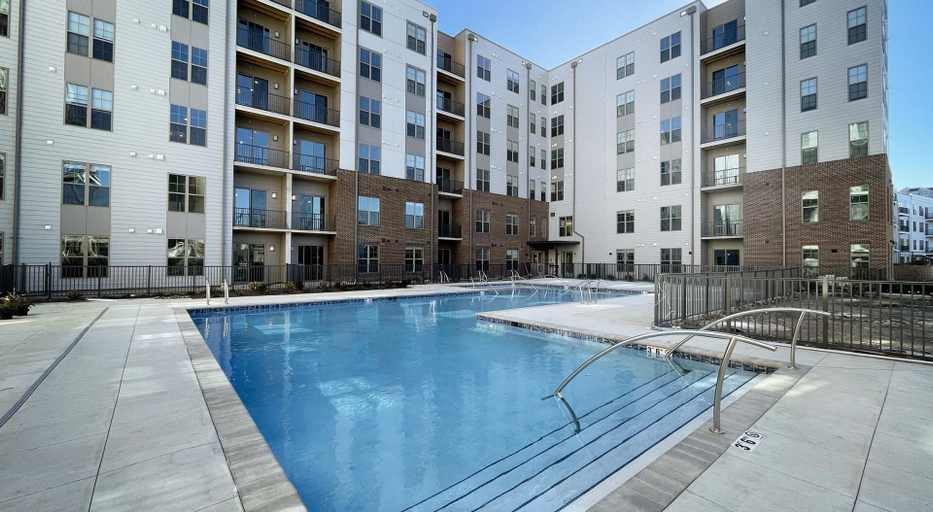 Pool, Landing Apartments near Rivergate Park Area, Cuyahoga